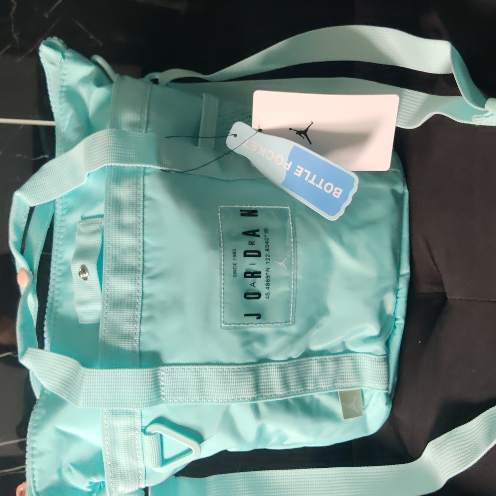 JORDAN  girls sport crossbody bag - Picture 2 of 3